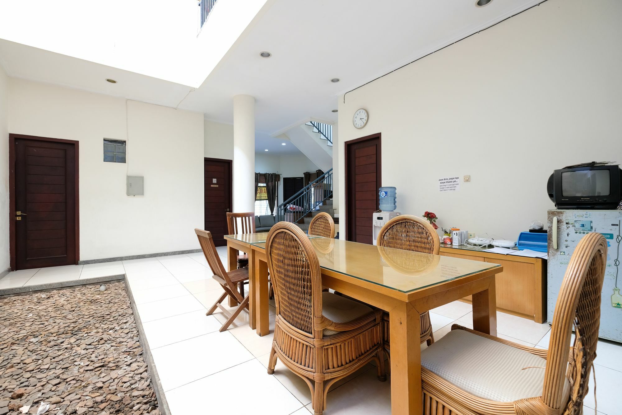 Reddoorz Plus Near Simpang Lima Semarang Esterno foto